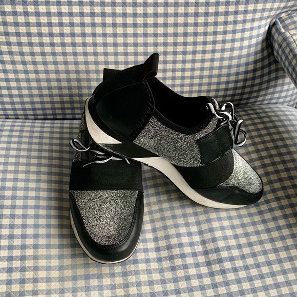 COPY - Casual ladies shoes black and  metallic si… - Picture 1 of 5